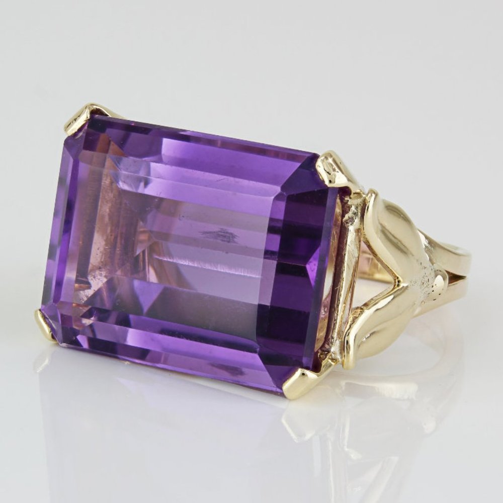 Vintage 14k Yellow Gold Emerald-cut Amethyst Cocktail Ring